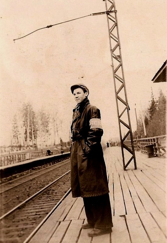      1956 .